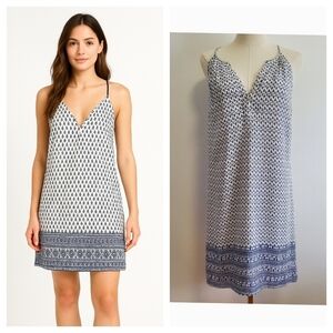 Skies are blue Border Halter Split-Neck Sleeveless Shift Dress